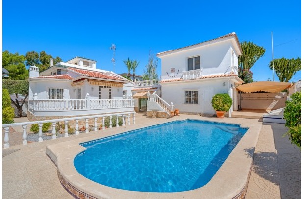Resale - Detached House / Villa - Ciudad Quesada