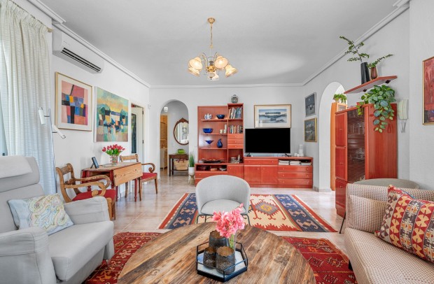 Resale - Detached House / Villa - Ciudad Quesada