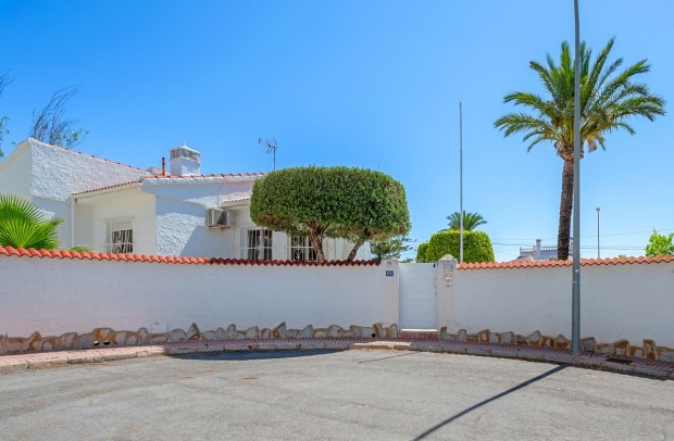 Resale - Detached House / Villa - Ciudad Quesada