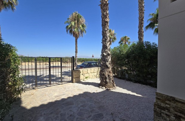 Resale - Semi-Detached - Algorfa - La Finca Golf Resort