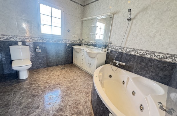 Revente - Detached House / Villa - San Miguel de Salinas