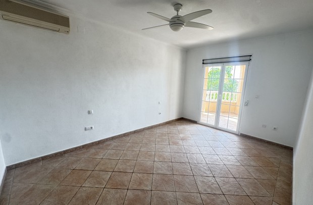 Revente - Detached House / Villa - San Miguel de Salinas