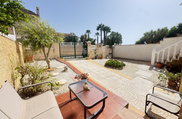 Resale - Detached House / Villa - Villamartin - Villamartín