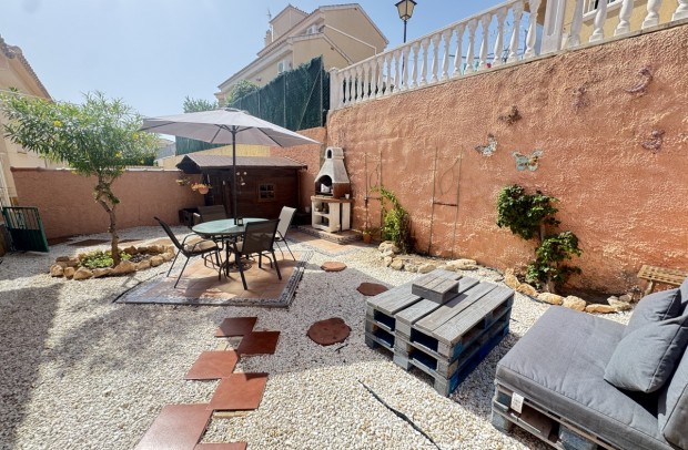 Resale - Detached House / Villa - Villamartin - Villamartín