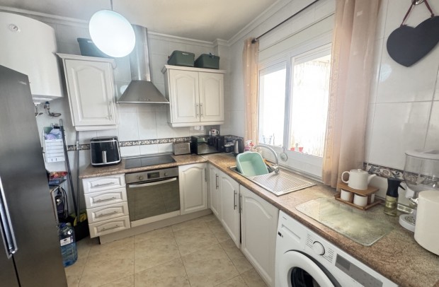 Resale - Detached House / Villa - Villamartin - Villamartín