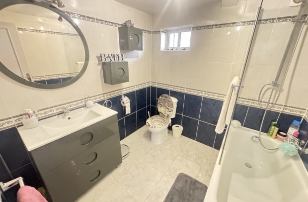 Resale - Detached House / Villa - Villamartin - Villamartín