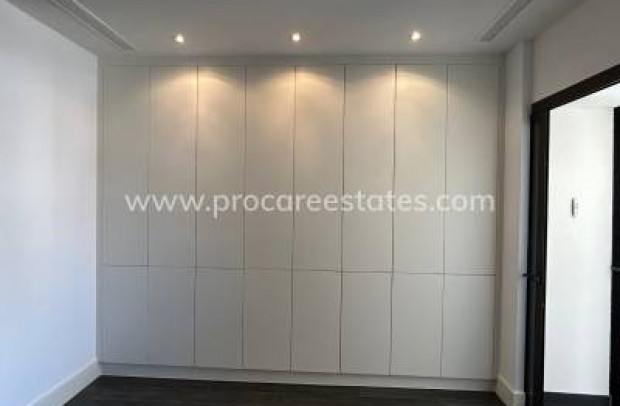 Resale - Apartment - Guardamar del Segura - Marjal Beach