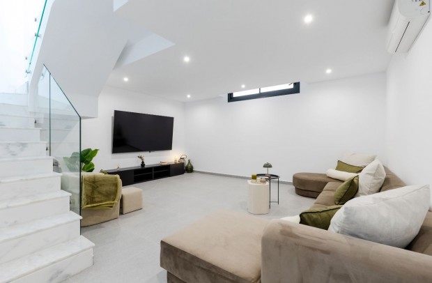 Resale - Detached House / Villa - Algorfa - La Finca Golf Resort