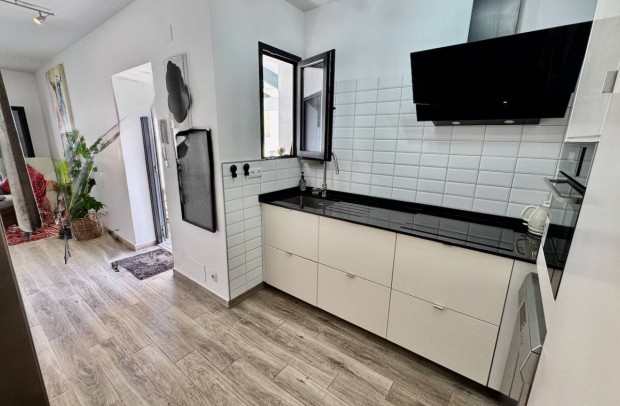 Resale - Villa Detached - Punta Prima