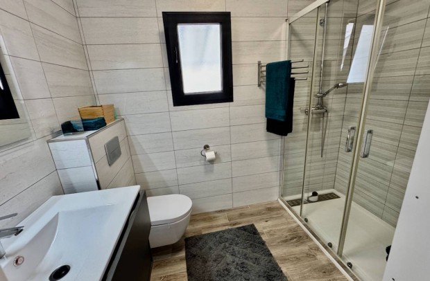 Resale - Villa Detached - Punta Prima