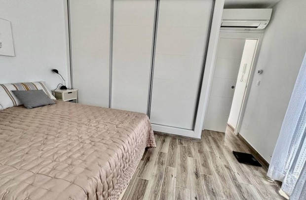 Resale - Villa Detached - Punta Prima