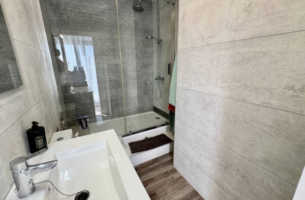 Resale - Villa Detached - Punta Prima