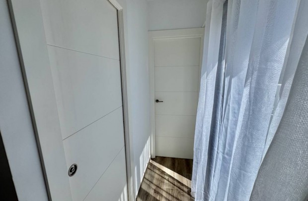 Resale - Villa Detached - Punta Prima