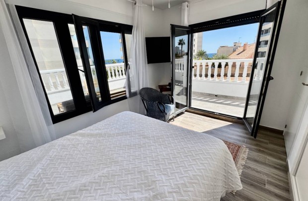 Resale - Villa Detached - Punta Prima