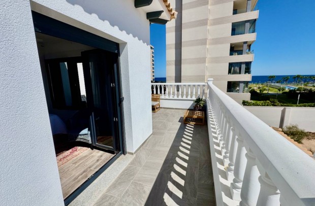 Resale - Villa Detached - Punta Prima