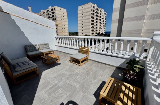 Resale - Villa Detached - Punta Prima