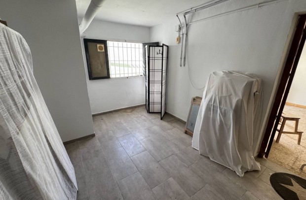 Resale - Villa Detached - Punta Prima