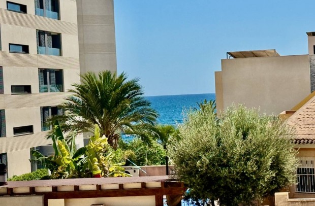 Resale - Villa Detached - Punta Prima