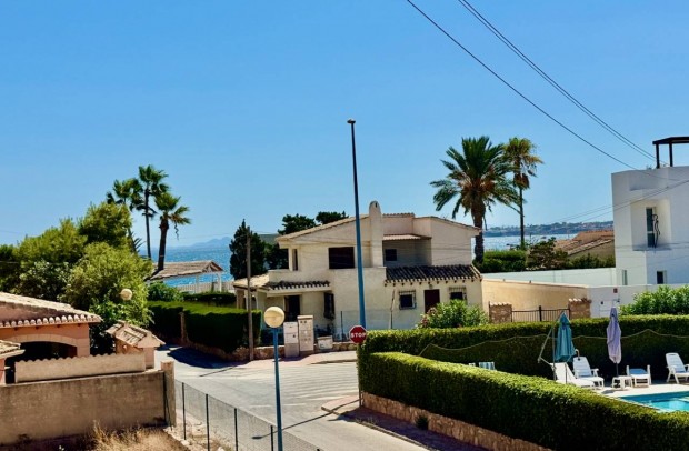 Resale - Villa Detached - Punta Prima
