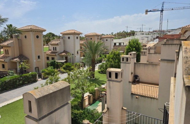 Resale - Semi-Detached - Algorfa - La Finca Golf Resort