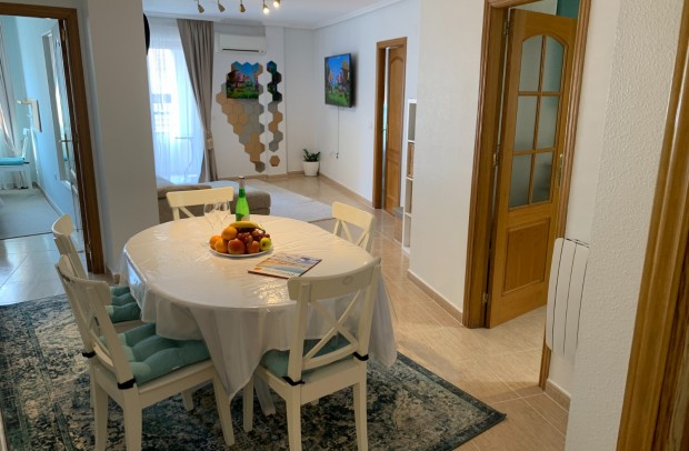 Resale - Apartment - Torrevieja - Centro