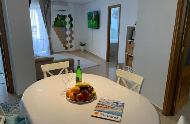 Resale - Apartment - Torrevieja - Centro