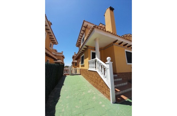 Resale - Detached House / Villa - Ciudad Quesada
