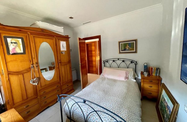 Resale - Detached House / Villa - Albatera