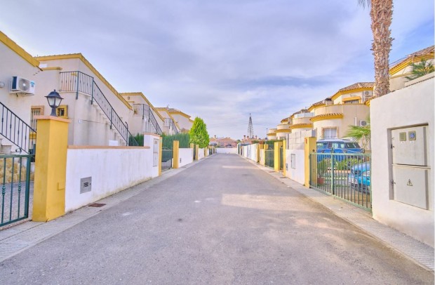 Resale - Detached House / Villa - Los Montesinos - La Herada