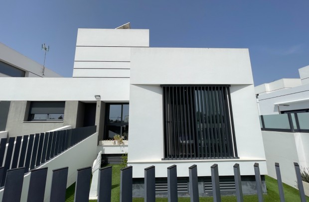 Reventa - Adosado - Daya Nueva