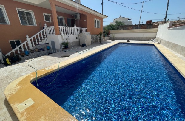 Resale - Villa / Detached - Benijófar - Pueblo