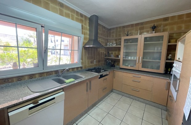 Resale - Villa / Detached - Benijófar - Pueblo