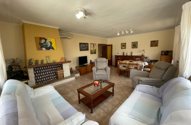 Resale - Villa / Detached - Benijófar - Pueblo