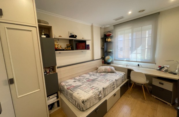 Resale - Town house - Elche - Centro