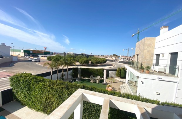 Resale - Villa Detached - Ciudad Quesada