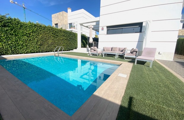 Resale - Villa Detached - Ciudad Quesada