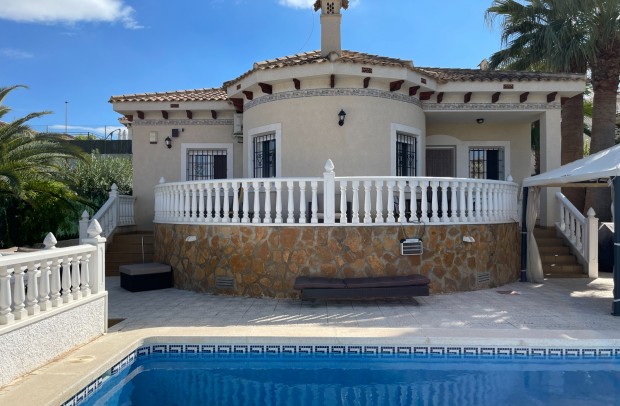Resale - Detached House / Villa - Bigastro