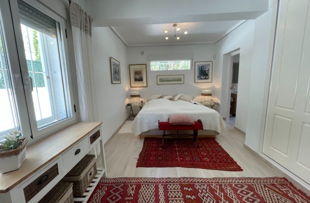 Resale - Villa / Detached - Ciudad Quesada - Rojales