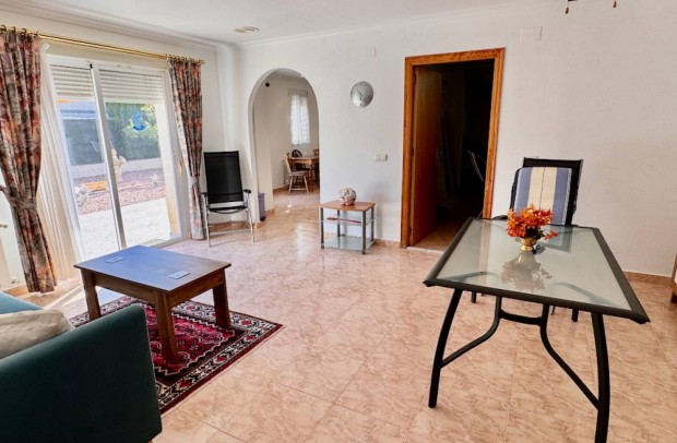 Resale - Villa Detached - Benferri