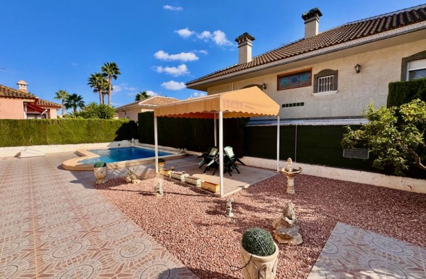 Resale - Villa Detached - Benferri