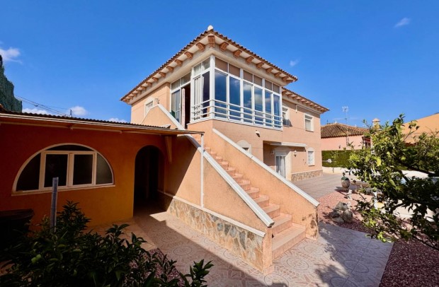 Resale - Villa Detached - Benferri