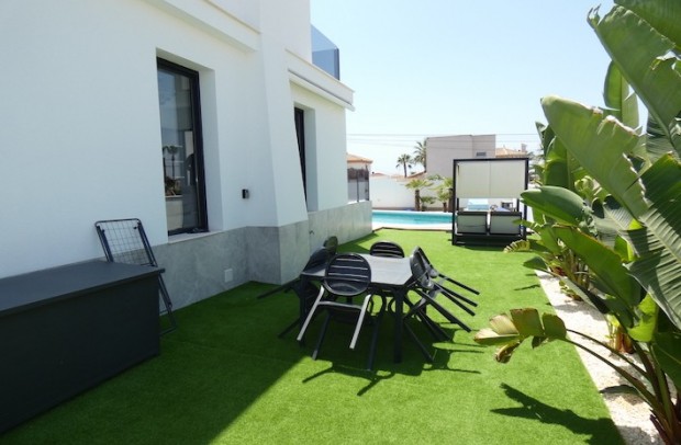 Revente - Villa Detached - Ciudad Quesada