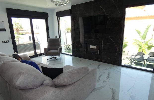 Revente - Villa Detached - Ciudad Quesada