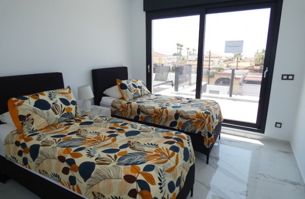 Revente - Villa Detached - Ciudad Quesada