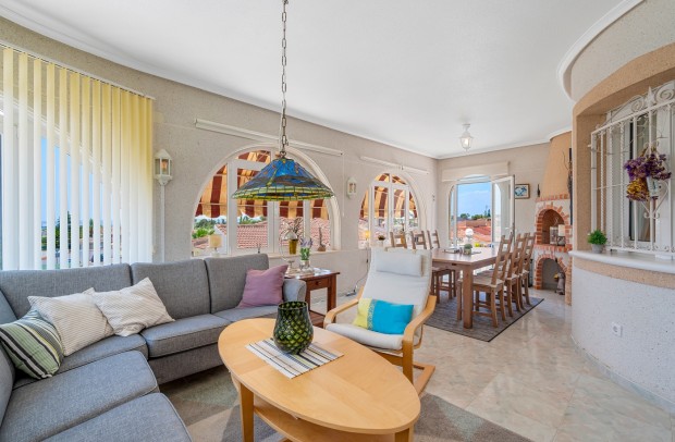 Resale - Detached House / Villa - Ciudad Quesada