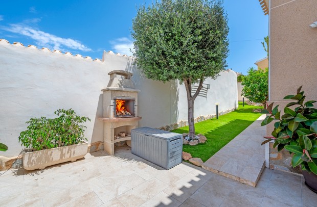 Resale - Detached House / Villa - Ciudad Quesada