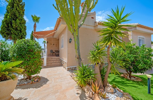 Resale - Detached House / Villa - Ciudad Quesada