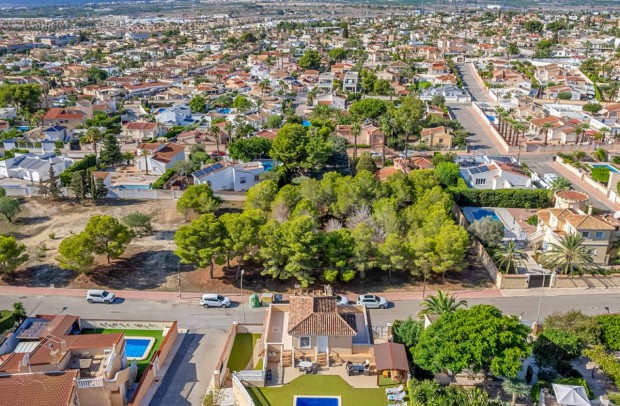 Resale - Villa Detached - Ciudad Quesada