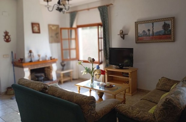 Revente - Detached House / Villa - Daya Nueva