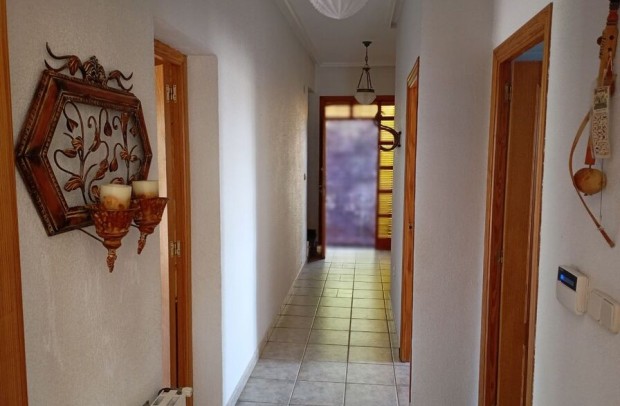 Revente - Detached House / Villa - Daya Nueva